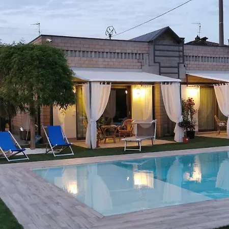 70 Mq 2 Posti Con Piscina In *