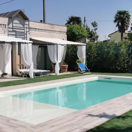 Lejlighed 70 Mq 2 Posti Con Piscina In *