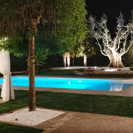 70 Mq 2 Posti Con Piscina In Lejlighed