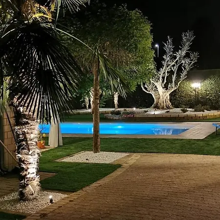 70 Mq 2 Posti Con Piscina In Lejlighed