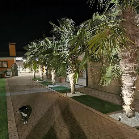 70 Mq 2 Posti Con Piscina In *